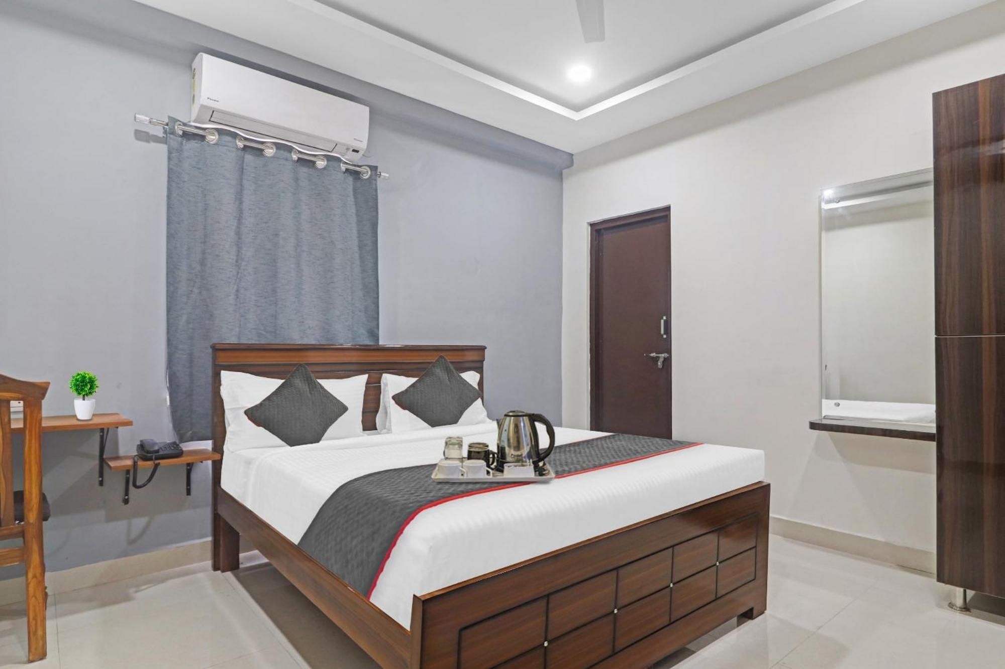 Super Townhouse Hitech City Madhapur Eksteriør bilde